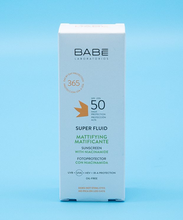 Сонцезахисний матуючий флюїд SPF 50 Babe Laboratorios