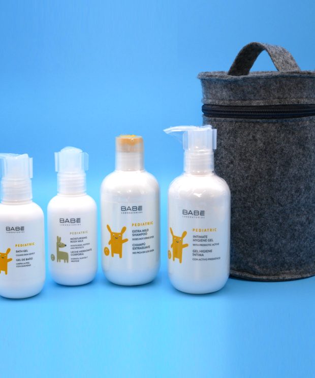 Дитячий набір для щоденного догляду BABE Laboratorios Pediatric з косметичкою