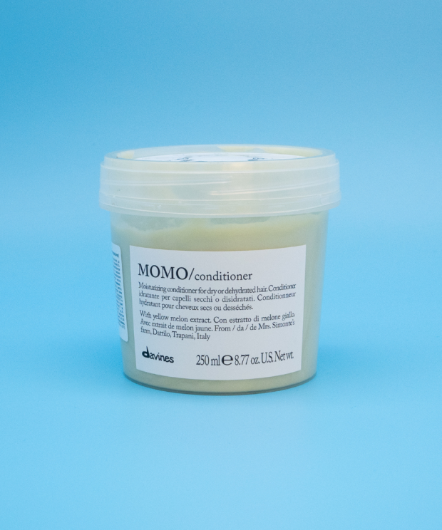 Зволожуючий кондиціонер для сухого волосся DAVINES ESSENTIAL HAIRCARE Momo Conditioner 250 мл